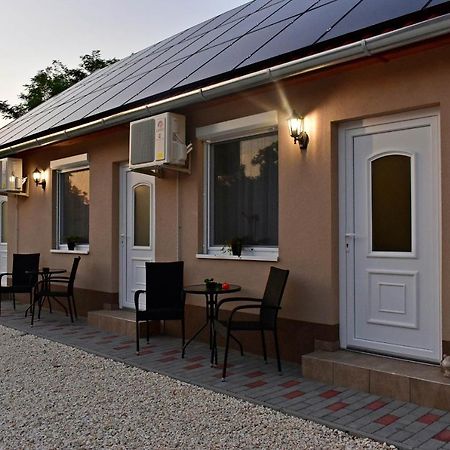 Napfeny Apartman Makó 外观 照片