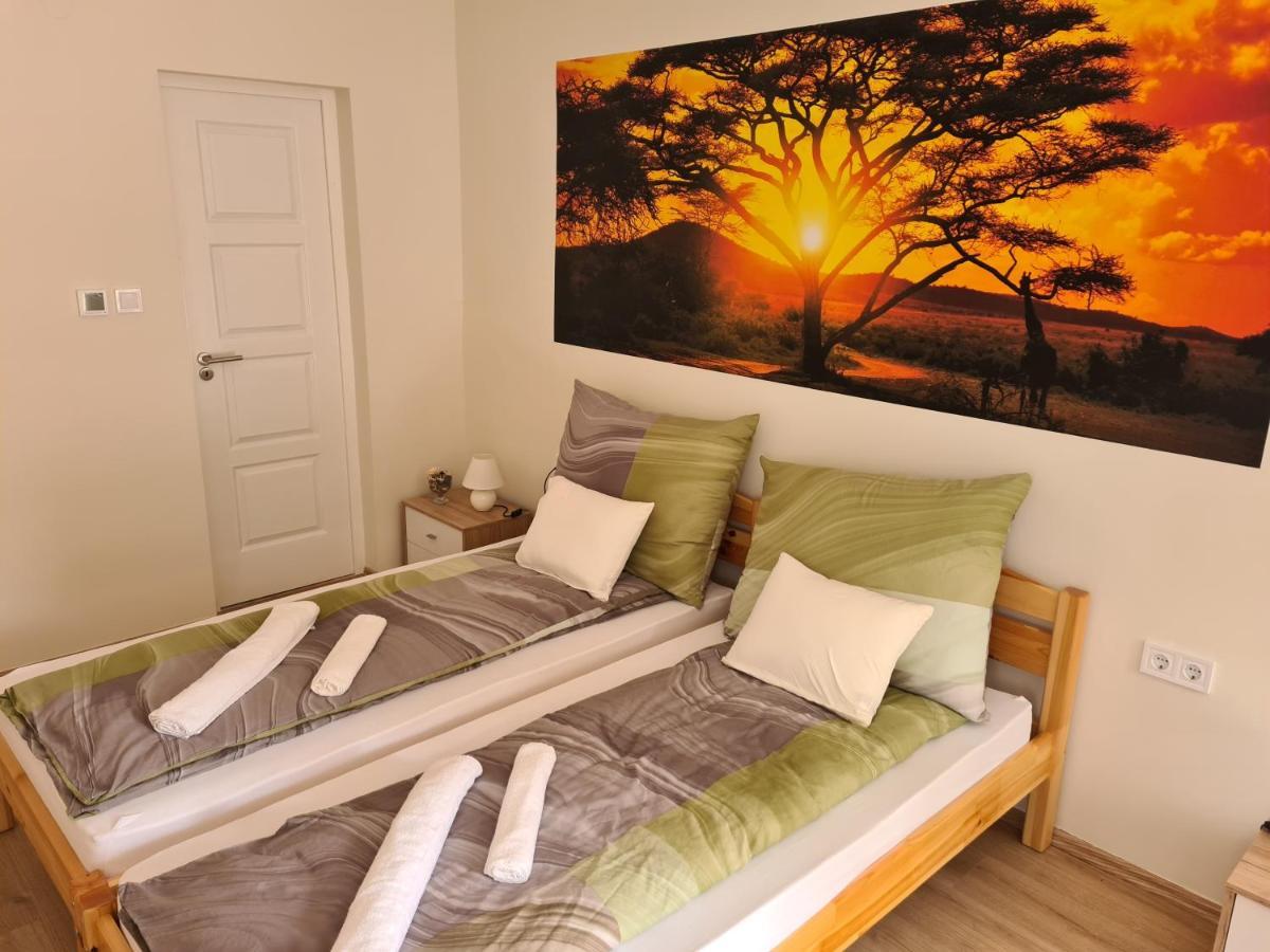 Napfeny Apartman Makó 外观 照片